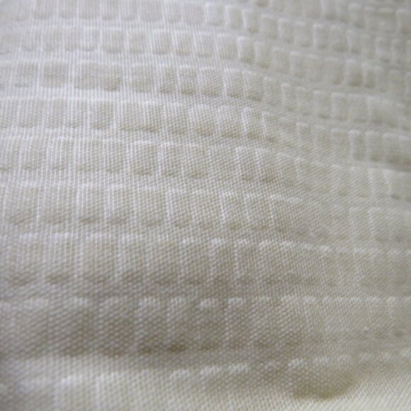 Yellow Seer Sucker 100% cotton FARBIC 2 yards x 45" wide - Picture 3 of 5